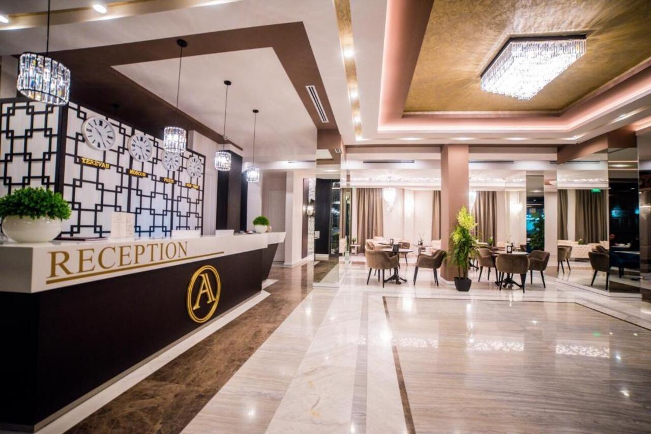 יירבאן Aghababyan'S Hotel מראה חיצוני תמונה