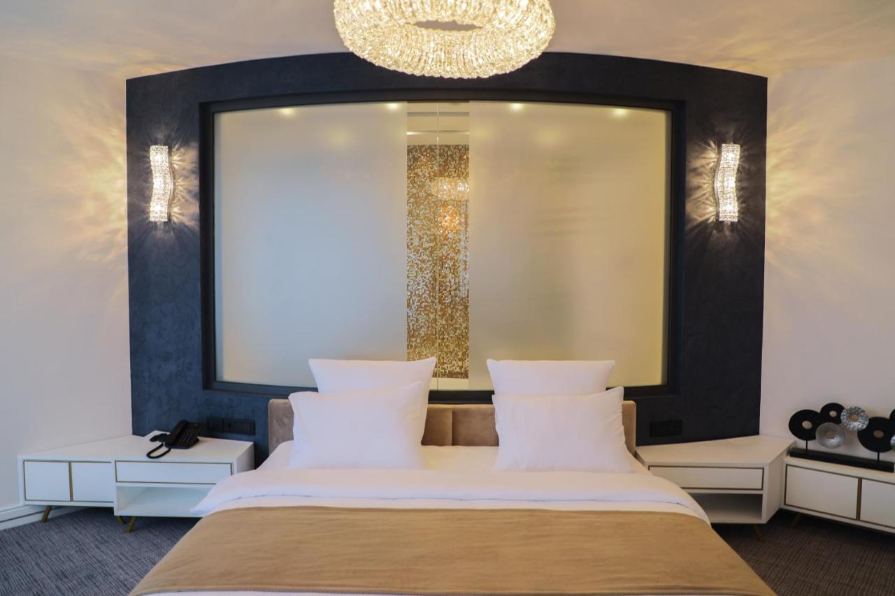 יירבאן Aghababyan'S Hotel מראה חיצוני תמונה A bedroom at the hotel