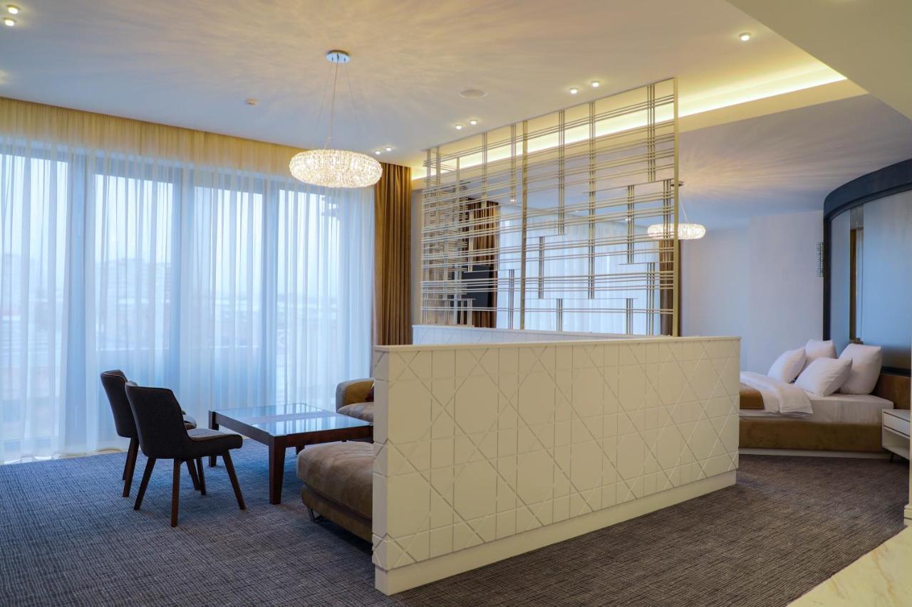 יירבאן Aghababyan'S Hotel מראה חיצוני תמונה A suite at the hotel